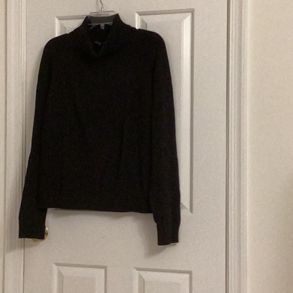 BLACK TURTLENECK SWEATER WITH RAGLAN SLEEVES PXL